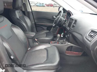 2019 Jeep Compass Trailhawk with VIN 3C4NJDDBXKT795294, listed as a IAAI auction lot 42046344 with 100,395 mi miles and . Bid and sale history available at DreamBid. Image 5.