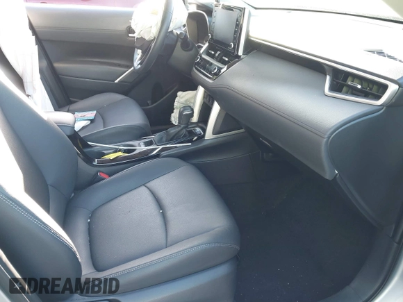 2022 Toyota Corolla Cross XLE с VIN 7MUEAAAG9NV005163, выставлен на аукционе IAAI как лот 41739906 с пробегом 55 424 миль миль и . История ставок и продаж доступна на DreamBid. Изображение 5.