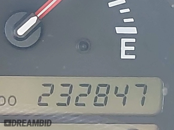 2001 Lexus IS 300/350 with VIN JTHBD182310028075, listed as a IAAI auction lot 41460311 with 232,847 mi miles and . Bid and sale history available at carsss.com. Image 15.