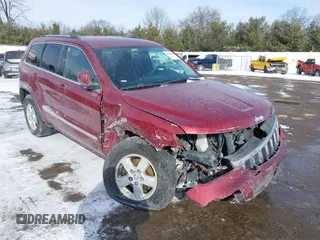 2013 Jeep Grand Cherokee Laredo with VIN 1C4RJFAG4DC572986, listed as a IAAI auction lot 41586820 with 100,899 mi miles. Bid and sale history available at carsss.com. Image 6.