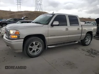 2005 GMC Sierra Denali z VIN 2GTEK63N951254277, wystawiony jako Copart lot #47635015 z przebiegiem 177 167 mil mil oraz Szkody całkowita. Historia ofert i sprzedaży dostępna na DreamBid. Obrazek 1.
