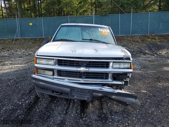 1997 Chevrolet Tahoe with VIN 1GNEK13R8VJ372825, listed as a Copart auction lot 47395435 with 211,491 mi miles and Salvage Title. Bid and sale history available at carsss.com. Image 5.