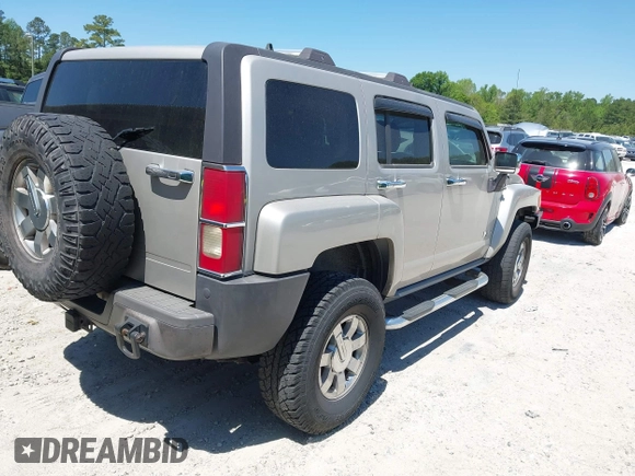 2006 Hummer H3 with VIN 5GTDN136768104397, listed as a IAAI auction lot 42020632 with 127,233 mi miles. Bid and sale history available at carsss.com. Image 4.
