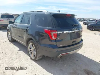 2017 Ford Explorer XLT with VIN 1FM5K7D8XHGA75280, listed as a IAAI auction lot 41805962 with 114,633 mi miles and . Bid and sale history available at carsss.com. Image 3.