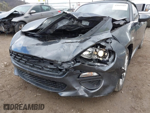 2017 FIAT 124 Spider Lusso z VIN JC1NFAEK7H0106877, wystawiony jako IAAI lot #42049505 z przebiegiem 54 487 mil mil oraz . Historia ofert i sprzedaży dostępna na DreamBid. Obrazek 6.