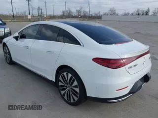 2024 Mercedes-Benz EQE 350+ z VIN W1KEG2BB4RF061041, wystawiony jako IAAI lot #41745876 z przebiegiem 7905 mil mil oraz . Historia ofert i sprzedaży dostępna na DreamBid. Obrazek 3.