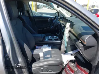 2025 Genesis GV80 z VIN KMUHBESB6SU220535, wystawiony jako IAAI lot #41967009 z przebiegiem 18 484 mil mil oraz . Historia ofert i sprzedaży dostępna na DreamBid. Obrazek 5.