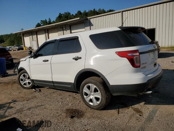2013 Ford Utility Police Interceptor with VIN 1FM5K8AR0DGB63879, listed as a Copart auction lot 82241054 with 124,768 mi miles and Salvage Title. Bid and sale history available at carsss.com. Image 2.