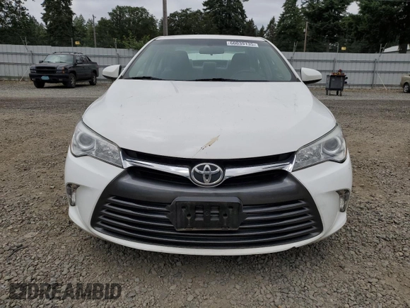 2017 Toyota Camry XLE z VIN 4T1BF1FK2HU332561, wystawiony jako Copart lot #60039135 z przebiegiem 79 031 mil mil oraz Szkoda całkowita • Salvage title. Historia ofert i sprzedaży dostępna na DreamBid. Obrazek 5.