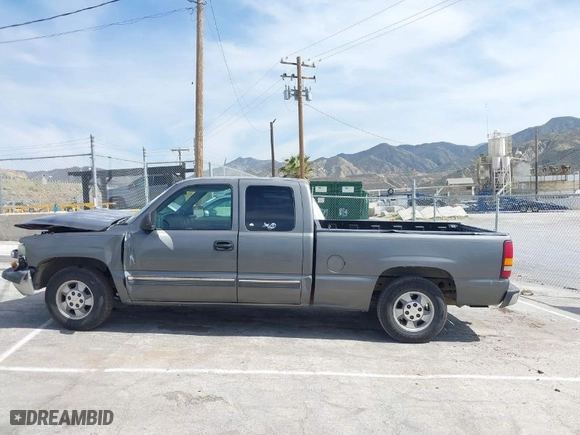 2002 Chevrolet Silverado 1500 LS with VIN 2GCEC19W421373480, listed as a IAAI auction lot 41740755 with 252,853 mi miles. Bid and sale history available at carsss.com. Image 14.