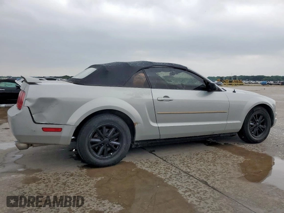 2006 Ford Mustang Standard with VIN 1ZVFT84N765217592, listed as a Copart auction lot 57728195 with 206,750 mi miles and Clean title. Bid and sale history available at DreamBid. Image 3.