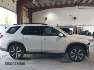 2023 Honda Pilot Elite with VIN 5FNYG1H85PB055926, listed as a IAAI auction lot 40416361 with 16,121 mi miles. Bid and sale history available at carsss.com. Image 13.