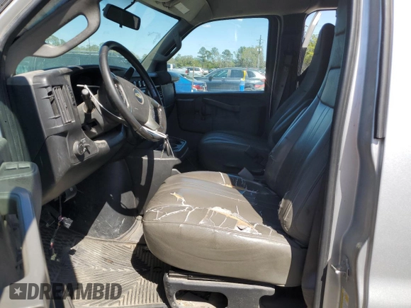 2018 Chevrolet Express Cargo with VIN 1GCWGAFP3J1318769, listed as a Copart auction lot 50991335 with 147,260 mi miles and Clean title. Bid and sale history available at DreamBid. Image 7.