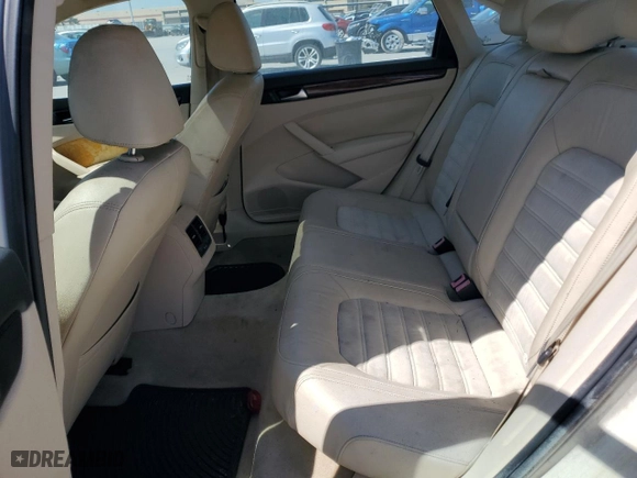 2013 Volkswagen Passat SEL Premium with VIN 1VWCM7A34DC029246, listed as a Copart auction lot 48924355 with 131,762 mi miles and Clean Title. Bid and sale history available at carsss.com. Image 10.