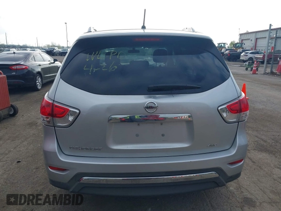 2015 Nissan Pathfinder S z VIN 5N1AR2MM7FC688083, wystawiony jako IAAI lot #42156969 z przebiegiem 99 752 mil mil oraz . Historia ofert i sprzedaży dostępna na DreamBid. Obrazek 16.