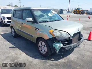 2013 Kia Soul with VIN KNDJT2A51D7541976, listed as a IAAI auction lot 41891679 with 83,155 mi miles. Bid and sale history available at carsss.com. Image 1.