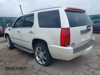 2012 Cadillac Escalade Luxury z VIN 1GYS4BEF4CR120481, wystawiony jako IAAI lot #42423588 z przebiegiem Nie podano mil oraz . Historia ofert i sprzedaży dostępna na DreamBid. Obrazek 3.