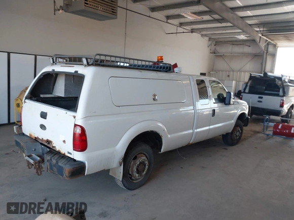 2011 Ford Super Duty F-250 SRW XL with VIN 1FT7X2B64BEB82069, listed as a IAAI auction lot 41818418 with 333,546 mi miles. Bid and sale history available at carsss.com. Image 4.
