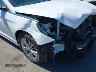 2019 Hyundai Sonata SEL with VIN 5NPE34AF6KH757305, listed as a IAAI auction lot 41860016 with 39,372 mi miles and . Bid and sale history available at DreamBid. Image 18.