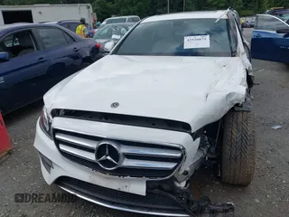 2017 Mercedes-Benz E 300 Luxury с VIN WDDZF4KB5HA280599, выставлен на аукционе IAAI как лот 42520875 с пробегом 41 026 миль миль и . История ставок и продаж доступна на DreamBid. Изображение 12.