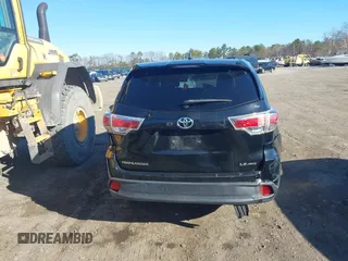 2014 Toyota Highlander LE z VIN 5TDBKRFH4ES034791, wystawiony jako IAAI lot #41770914 z przebiegiem Nie podano mil oraz . Historia ofert i sprzedaży dostępna na DreamBid. Obrazek 16.