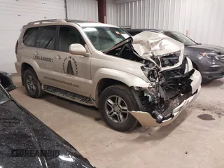 2009 Lexus GX with VIN JTJBT20X690177929, listed as a IAAI auction lot 42006100 with 271,850 mi miles. Bid and sale history available at carsss.com. Image 1.