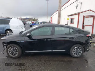 2020 Hyundai Ioniq SE with VIN KMHC75LJ3LU071938, listed as a IAAI auction lot 41785298 with 47,165 mi miles and . Bid and sale history available at DreamBid. Image 15.