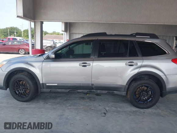 2011 Subaru Outback Limited с VIN 4S4BRDJC5B2346580, выставлен на аукционе IAAI как лот 42398938 с пробегом 220 421 миль миль и . История ставок и продаж доступна на DreamBid. Изображение 15.