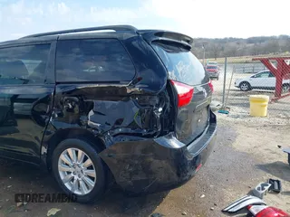 2017 Toyota Sienna XLE с VIN 5TDDZ3DC5HS146786, выставлен на аукционе IAAI как лот 41635018 с пробегом 64 942 миль миль и . История ставок и продаж доступна на DreamBid. Изображение 6.