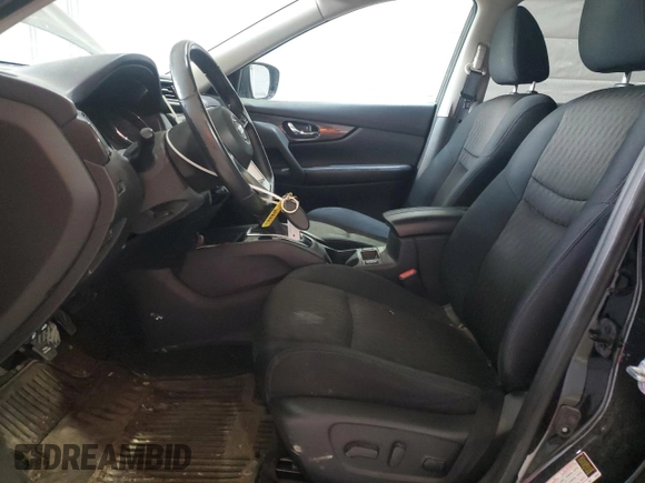 2017 Nissan Rogue SV z VIN 5N1AT2MV0HC740554, wystawiony jako Copart lot #55819475 z przebiegiem 149 648 mil mil oraz Szkoda całkowita • Salvage title. Historia ofert i sprzedaży dostępna na DreamBid. Obrazek 7.