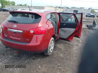 2015 Nissan Rogue S z VIN JN8AS5MV8FW261047, wystawiony jako IAAI lot #42323490 z przebiegiem 164 303 mil mil oraz . Historia ofert i sprzedaży dostępna na DreamBid. Obrazek 4.
