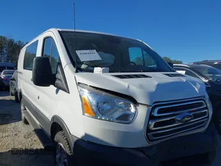 2017 Ford Transit z VIN 1FTYR1YM2HKB11090, wystawiony jako IAAI lot #41664444 z przebiegiem 82 959 mil mil oraz . Historia ofert i sprzedaży dostępna na DreamBid. Obrazek 13.