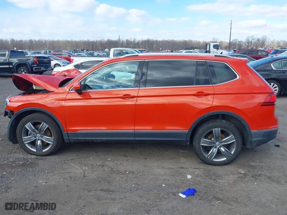 2019 Volkswagen Tiguan SEL Premium with VIN 3VV4B7AX9KM068380, listed as a IAAI auction lot 41640535 with 54,131 mi miles. Bid and sale history available at carsss.com. Image 14.