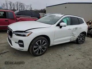 2022 Volvo XC60 Momentum with VIN YV4L12RK9N1982166, listed as a Copart auction lot 41909845 with 30,581 mi miles and Salvage Title. Bid and sale history available at carsss.com. Image 1.