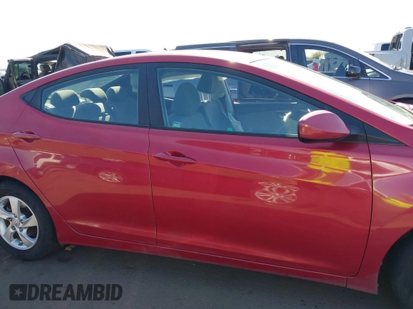 2014 Hyundai Elantra SE z VIN KMHDH4AE3EU215699, wystawiony jako IAAI lot #42096176 z przebiegiem 82 209 mil mil oraz . Historia ofert i sprzedaży dostępna na DreamBid. Obrazek 13.