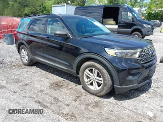 2022 Ford Explorer XLT z VIN 1FMSK7DH2NGA60139, wystawiony jako IAAI lot #42119862 z przebiegiem 9575 mil mil oraz . Historia ofert i sprzedaży dostępna na DreamBid. Obrazek 1.