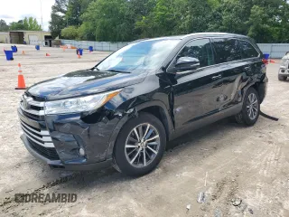 2019 Toyota Highlander SE with VIN 5TDKZRFH1KS369353, listed as a Copart auction lot 56796205 with 70,697 mi miles and Salvage title. Bid and sale history available at DreamBid. Image 1.
