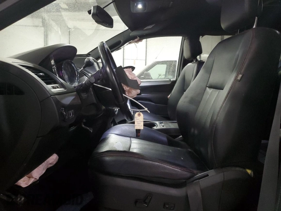 2017 Dodge Grand Caravan GT with VIN 2C4RDGEG3HR847624, listed as a Copart auction lot 49321215 with 161,983 mi miles and Salvage Title. Bid and sale history available at DreamBid. Image 7.