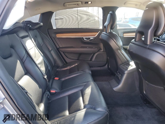 2018 Volvo S90 Inscription with VIN LVYBC0AL2JP028764, listed as a Copart auction lot 82484124 with 102,130 mi miles and Salvage Title. Bid and sale history available at carsss.com. Image 10.