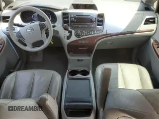 2013 Toyota Sienna XLE AAS с VIN 5TDYK3DC1DS349139, выставлен на аукционе Copart как лот 64239914 с пробегом 127 874 миль миль и Списание • Salvage title. История ставок и продаж доступна на DreamBid. Изображение 8.