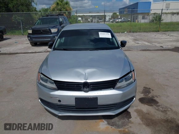2014 Volkswagen Jetta S with VIN 3VW2K7AJ0EM293919, listed as a IAAI auction lot 42607936 with 189,681 mi miles and . Bid and sale history available at DreamBid. Image 6.