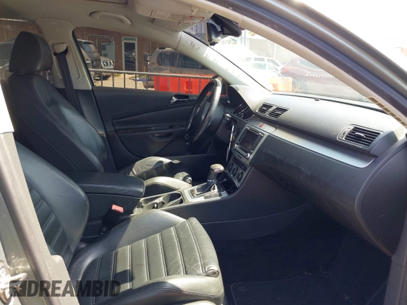 2008 Volkswagen Passat 3.6L V6 with VIN WVWDU73C58P065966, listed as a IAAI auction lot 42543613 with 142,948 mi miles and . Bid and sale history available at DreamBid. Image 5.
