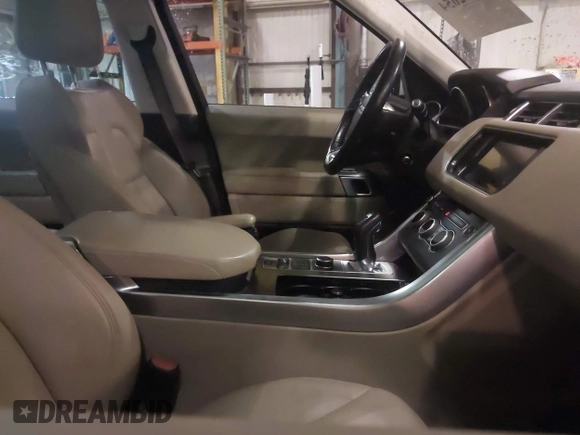 2016 Land Rover Range Rover Sport SE with VIN SALWG2KF7GA102962, listed as a IAAI auction lot 41912654 with 121,207 mi miles and . Bid and sale history available at DreamBid. Image 5.
