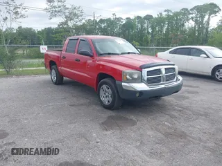 2005 Dodge Dakota SLT z VIN 1D7HE48N15S330369, wystawiony jako IAAI lot #42074175 z przebiegiem 253 024 mil mil oraz . Historia ofert i sprzedaży dostępna na DreamBid. Obrazek 1.
