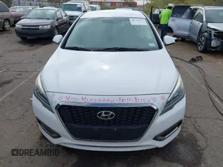 2016 Hyundai Sonata SE with VIN KMHE24L15GA037265, listed as a IAAI auction lot 40752675 with Not Provided miles and . Bid and sale history available at carsss.com. Image 11.
