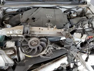 2015 Toyota Tacoma PreRunner z VIN 3TMJU4GNXFM175959, wystawiony jako Copart lot #57895825 z przebiegiem 157 955 mil mil oraz Szkoda całkowita • Salvage title. Historia ofert i sprzedaży dostępna na DreamBid. Obrazek 11.