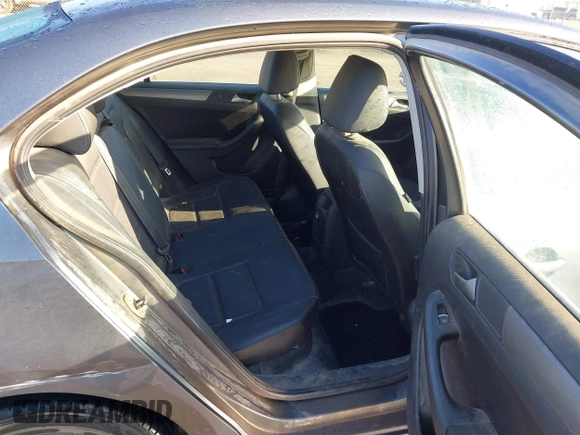 2014 Volkswagen Jetta TDI with VIN 3VWLL7AJ7EM276956, listed as a IAAI auction lot 41865670 with 135,159 mi miles and . Bid and sale history available at DreamBid. Image 8.
