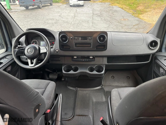 2019 Mercedes-Benz Sprinter Cargo Van with VIN WD4PF0CD7KP043925, listed as a Copart auction lot 54732745 with 75,694 mi miles and Clean Title. Bid and sale history available at carsss.com. Image 9.