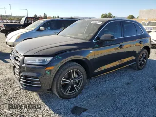 2020 Audi Q5 Premium with VIN WA1G2AFY6L2060055, listed as a Copart auction lot 83662284 with 61,798 mi miles and Salvage Title. Bid and sale history available at carsss.com. Image 1.