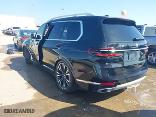 2025 BMW X7 xDrive40i with VIN 5UX23EM01S9X70776, listed as a IAAI auction lot 41653829 with 3,005 mi miles. Bid and sale history available at carsss.com. Image 3.